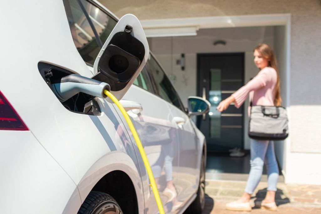 Električni auto u Hrvatskoj — kome se isplati, a kome ne?